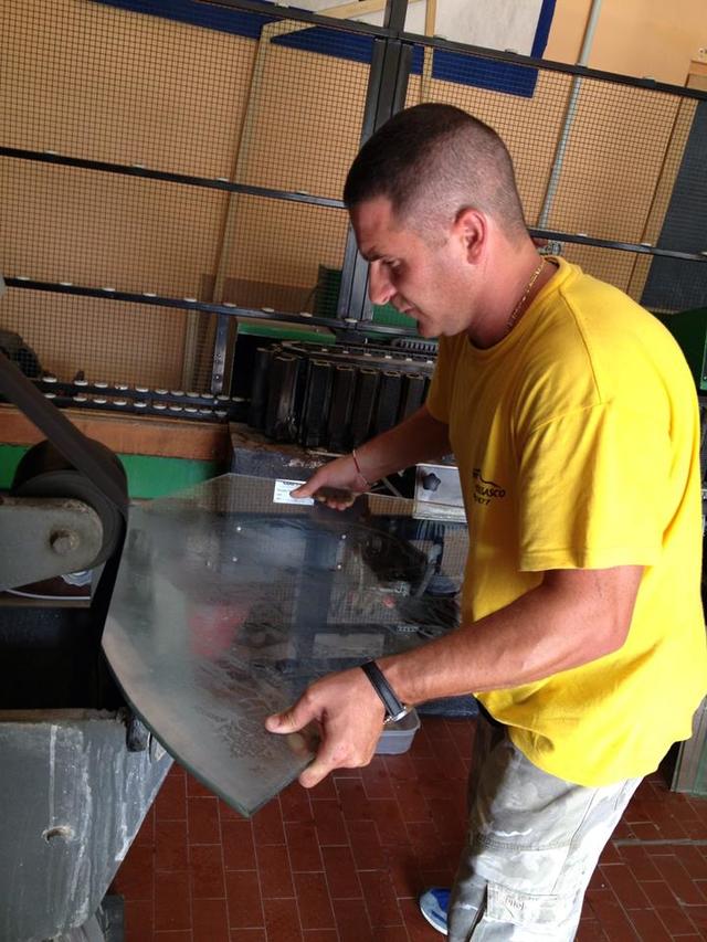 Vetraio al lavoro